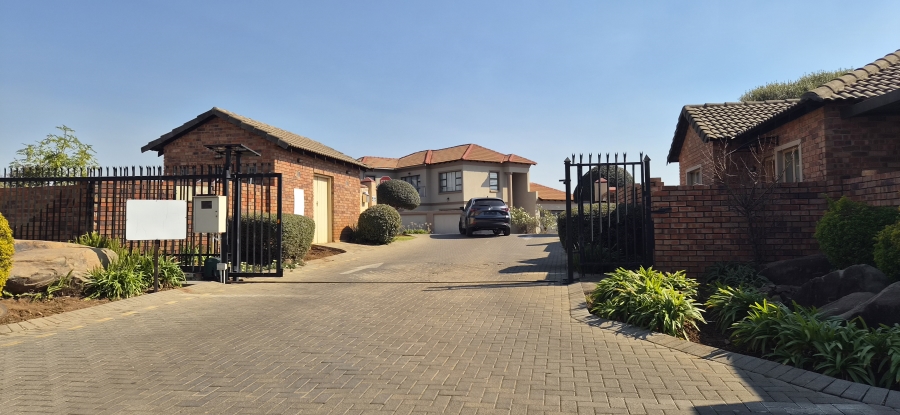 2 Bedroom Property for Sale in Heuwelsig Estate Gauteng
