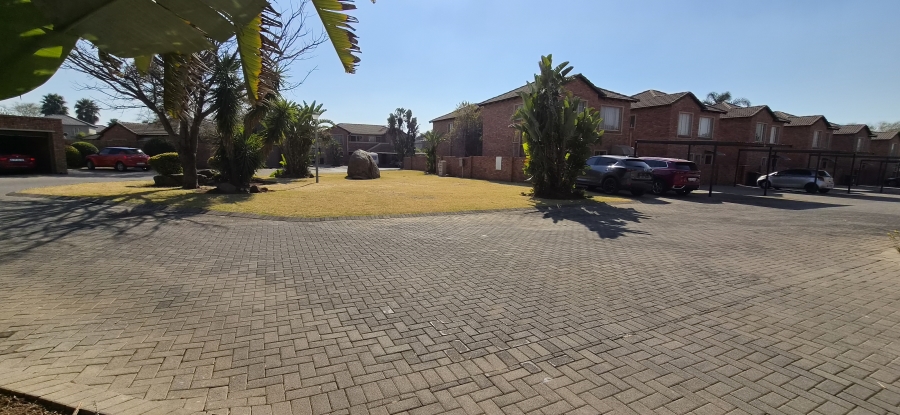 2 Bedroom Property for Sale in Heuwelsig Estate Gauteng