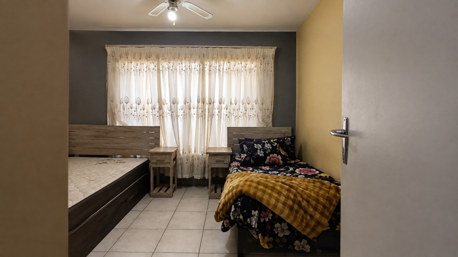 2 Bedroom Property for Sale in Eldoraigne Gauteng