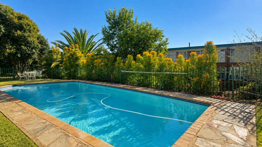 2 Bedroom Property for Sale in Eldoraigne Gauteng