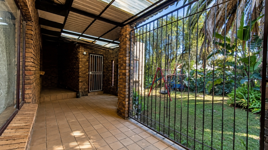 To Let 6 Bedroom Property for Rent in Wierda Park Gauteng
