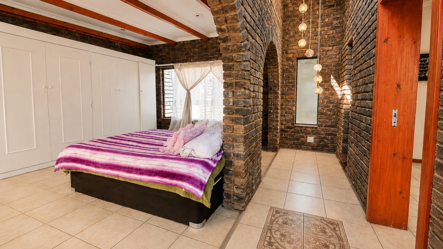 To Let 6 Bedroom Property for Rent in Wierda Park Gauteng