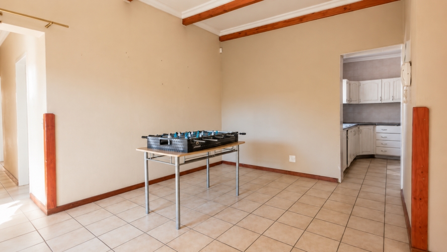 To Let 6 Bedroom Property for Rent in Wierda Park Gauteng