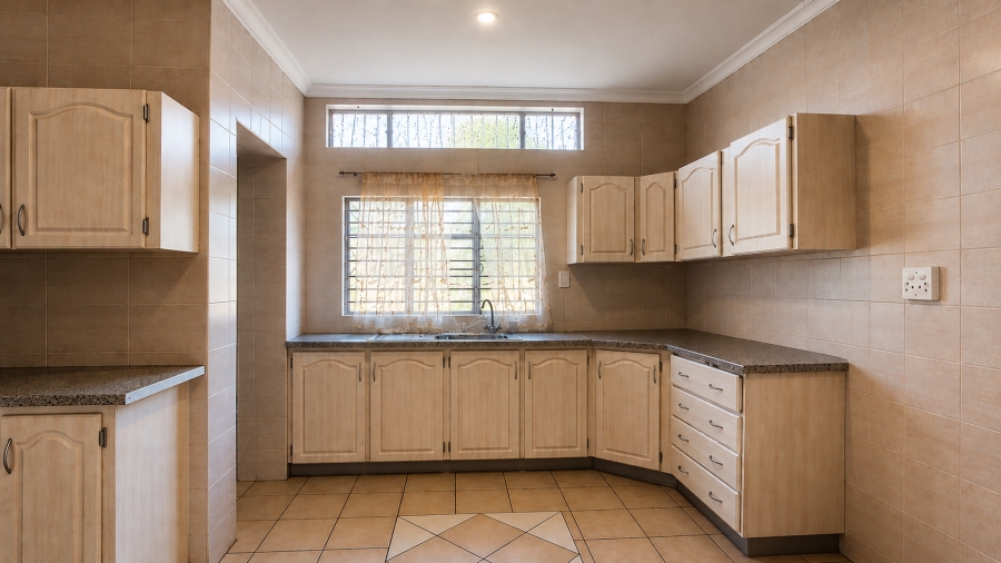 To Let 6 Bedroom Property for Rent in Wierda Park Gauteng