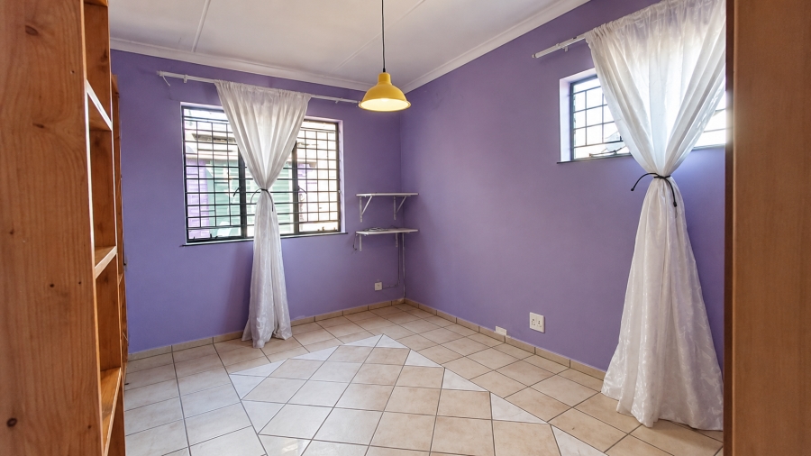 To Let 6 Bedroom Property for Rent in Wierda Park Gauteng