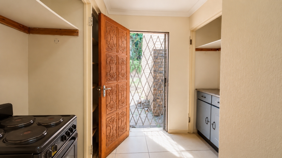 To Let 6 Bedroom Property for Rent in Wierda Park Gauteng