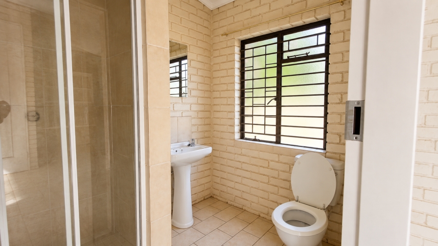 To Let 6 Bedroom Property for Rent in Wierda Park Gauteng
