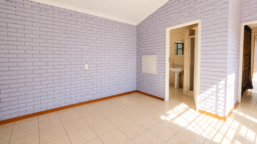 To Let 6 Bedroom Property for Rent in Wierda Park Gauteng