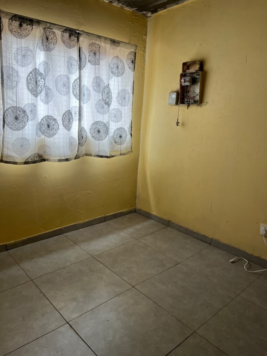 1 Bedroom Property for Sale in Langaville Gauteng