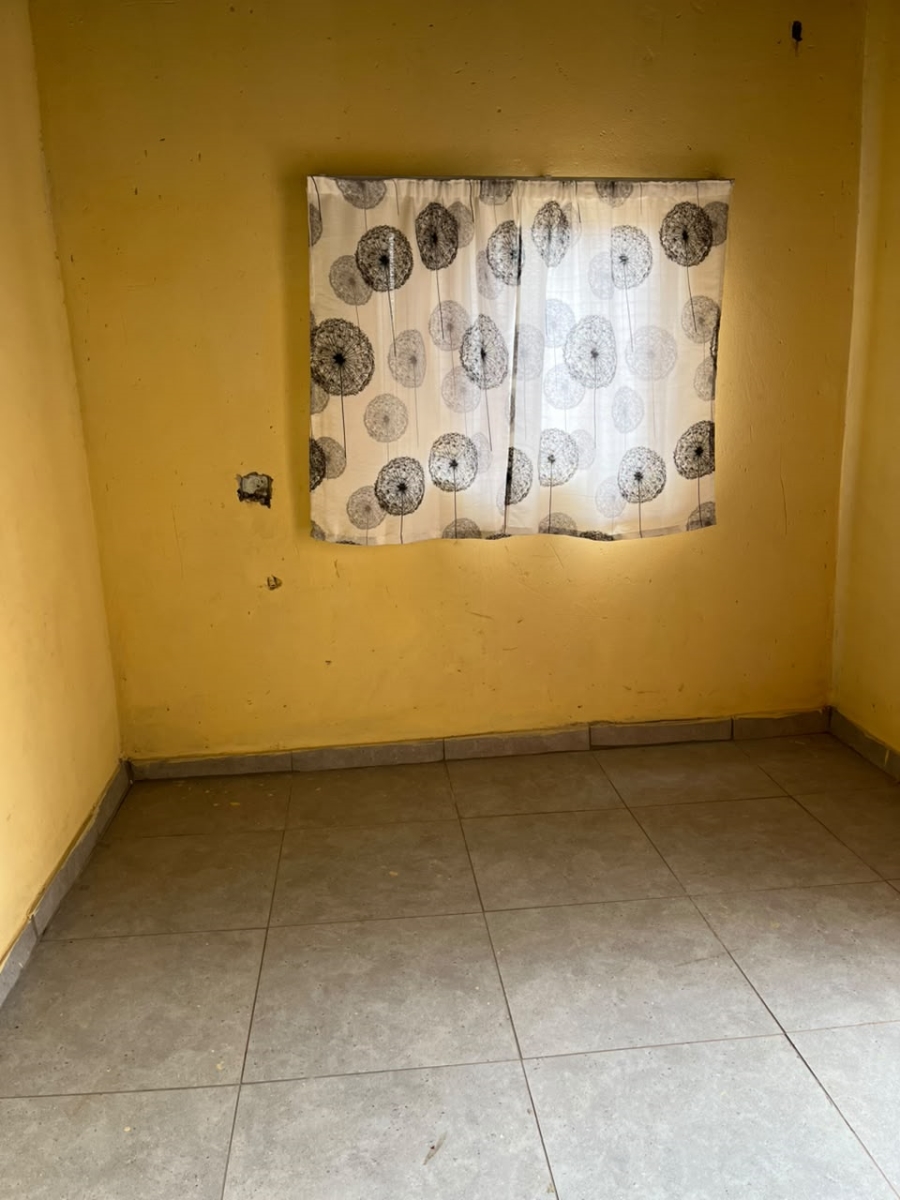 1 Bedroom Property for Sale in Langaville Gauteng