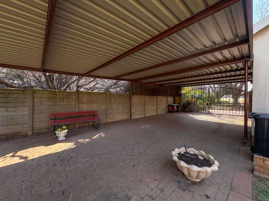 3 Bedroom Property for Sale in Sunward Park Gauteng