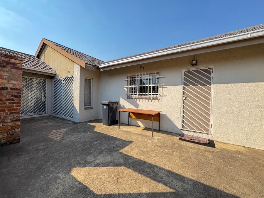 3 Bedroom Property for Sale in Sunward Park Gauteng