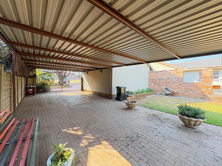 3 Bedroom Property for Sale in Sunward Park Gauteng
