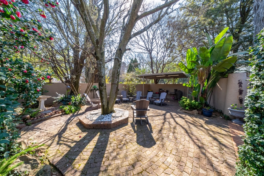 5 Bedroom Property for Sale in Larrendale Gauteng
