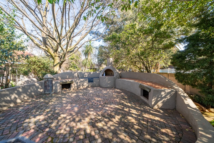 5 Bedroom Property for Sale in Larrendale Gauteng