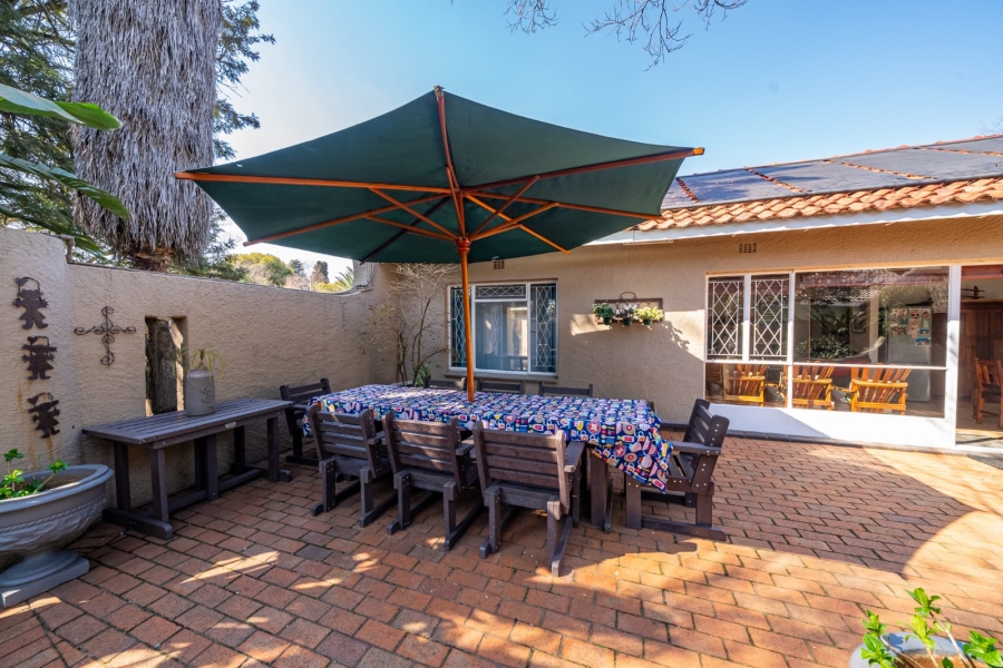 5 Bedroom Property for Sale in Larrendale Gauteng