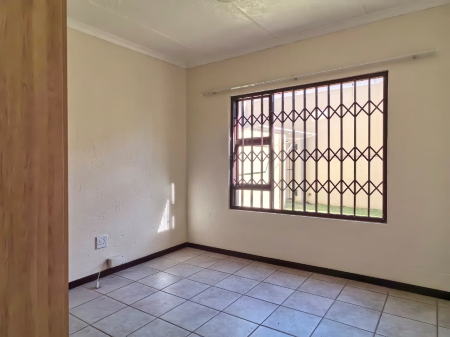 2 Bedroom Property for Sale in Franklin Roosevelt Park Gauteng