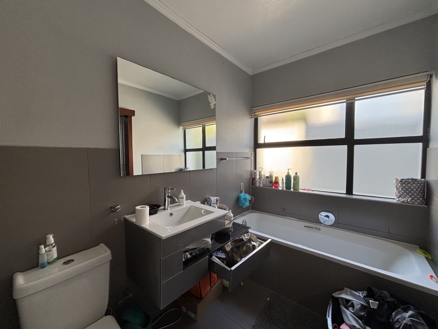 To Let 3 Bedroom Property for Rent in Jackal Creek Golf Estate Gauteng