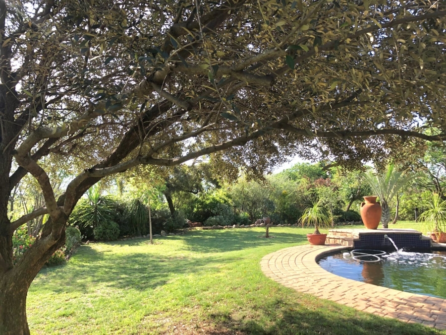 5 Bedroom Property for Sale in Laezonia Gauteng