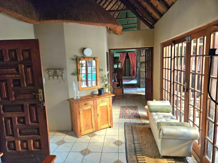 5 Bedroom Property for Sale in Laezonia Gauteng