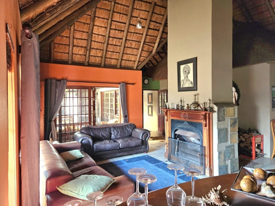 5 Bedroom Property for Sale in Laezonia Gauteng