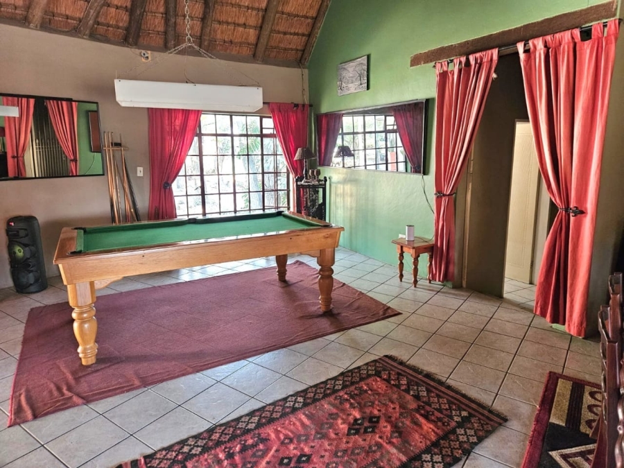 5 Bedroom Property for Sale in Laezonia Gauteng