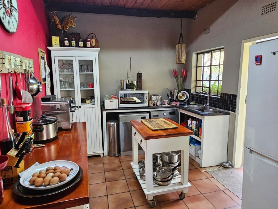 5 Bedroom Property for Sale in Laezonia Gauteng