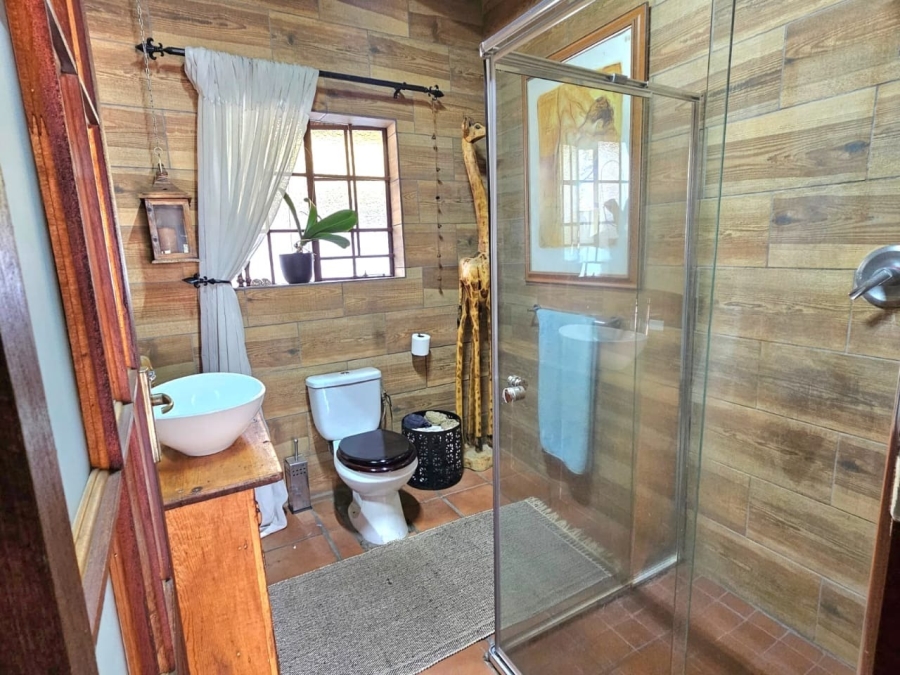 5 Bedroom Property for Sale in Laezonia Gauteng