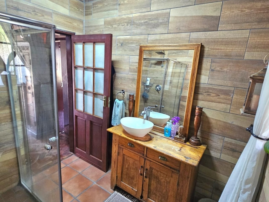 5 Bedroom Property for Sale in Laezonia Gauteng