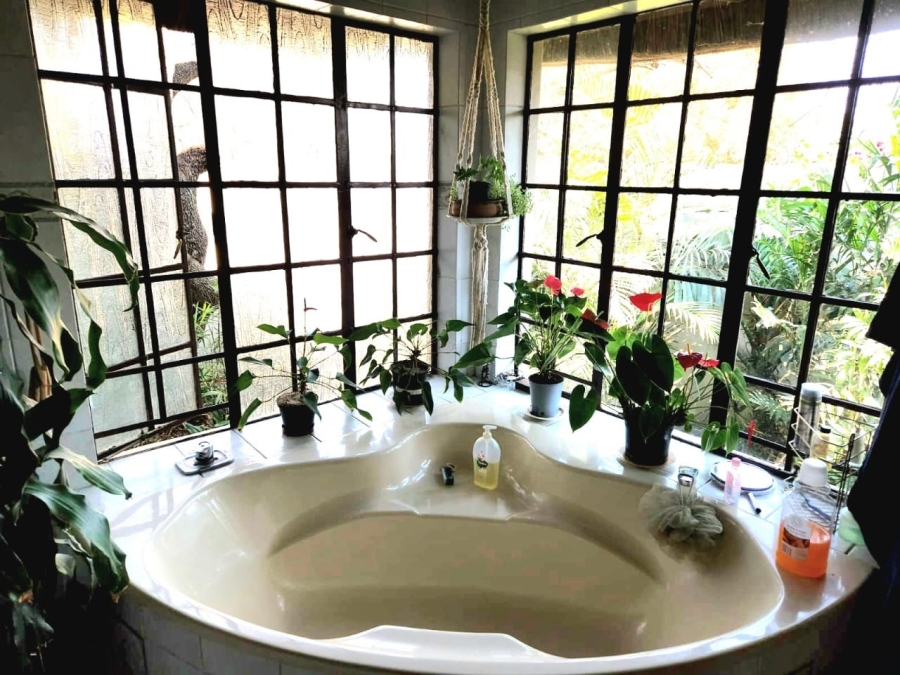 5 Bedroom Property for Sale in Laezonia Gauteng
