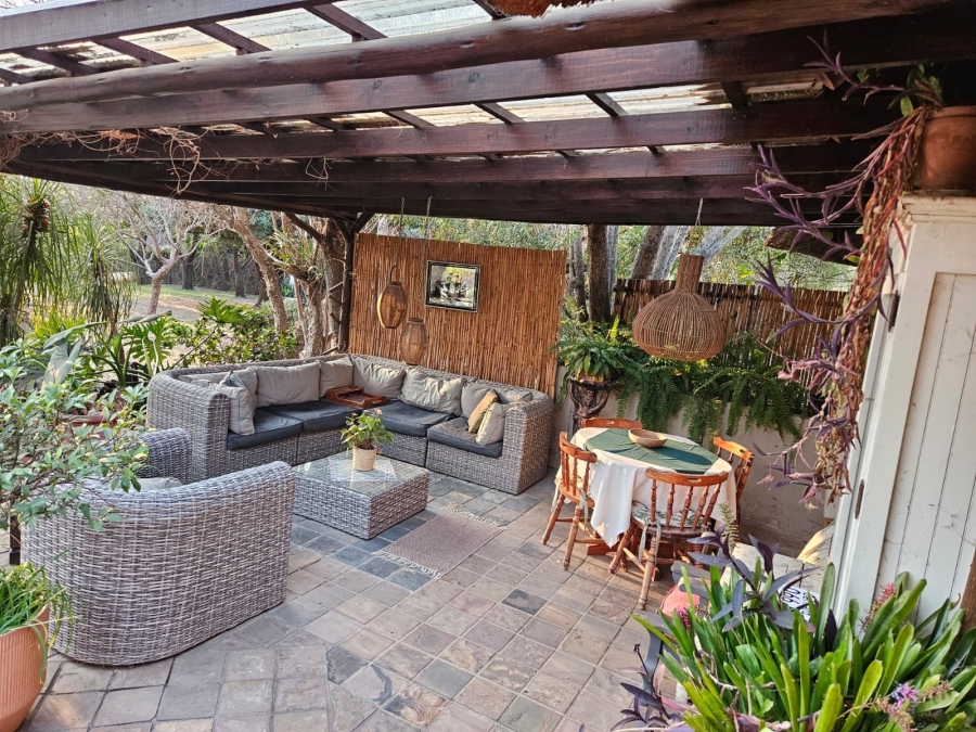 5 Bedroom Property for Sale in Laezonia Gauteng