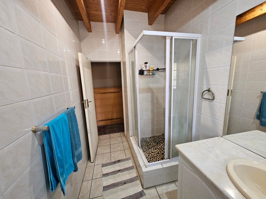 5 Bedroom Property for Sale in Laezonia Gauteng