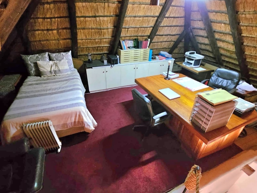 5 Bedroom Property for Sale in Laezonia Gauteng