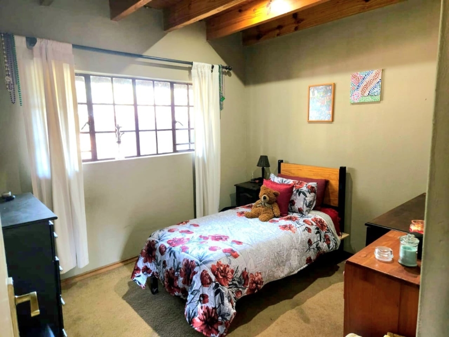 5 Bedroom Property for Sale in Laezonia Gauteng