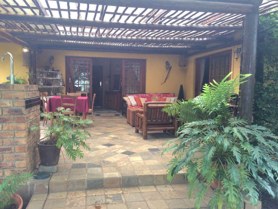 5 Bedroom Property for Sale in Laezonia Gauteng