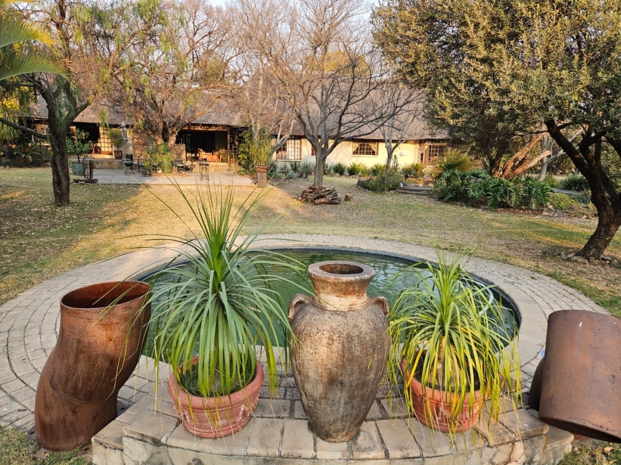 5 Bedroom Property for Sale in Laezonia Gauteng