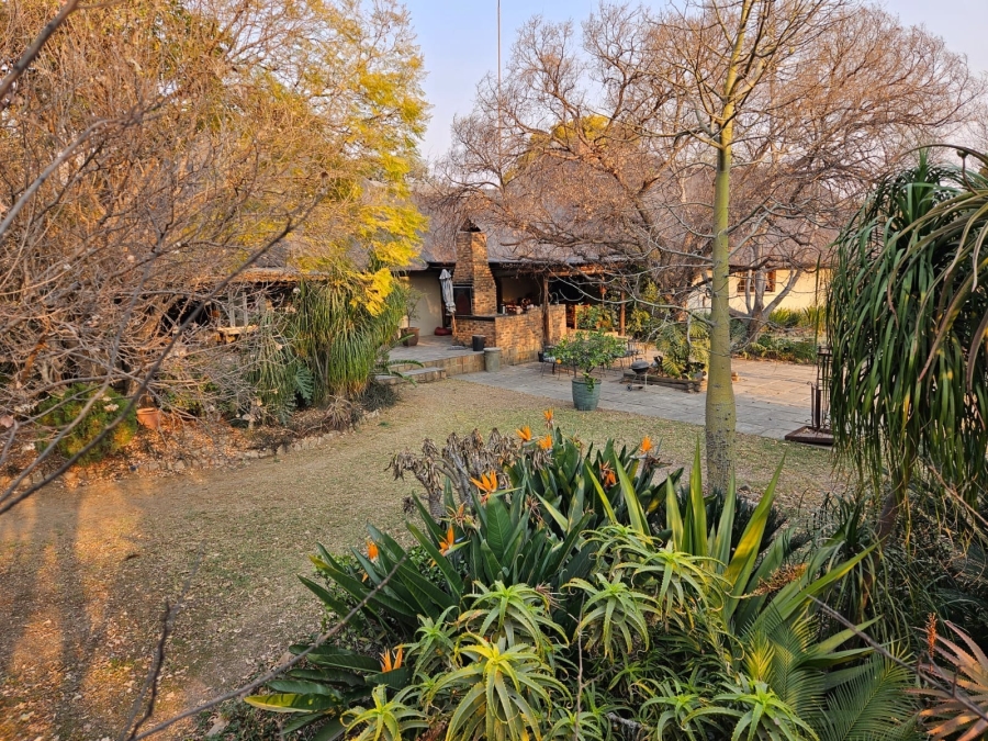 5 Bedroom Property for Sale in Laezonia Gauteng