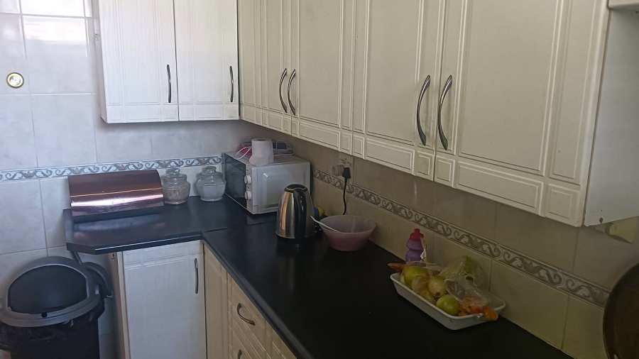 2 Bedroom Property for Sale in Edleen Gauteng