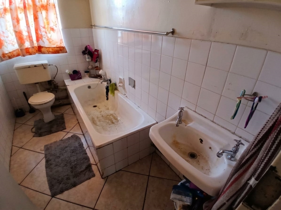 2 Bedroom Property for Sale in Edleen Gauteng