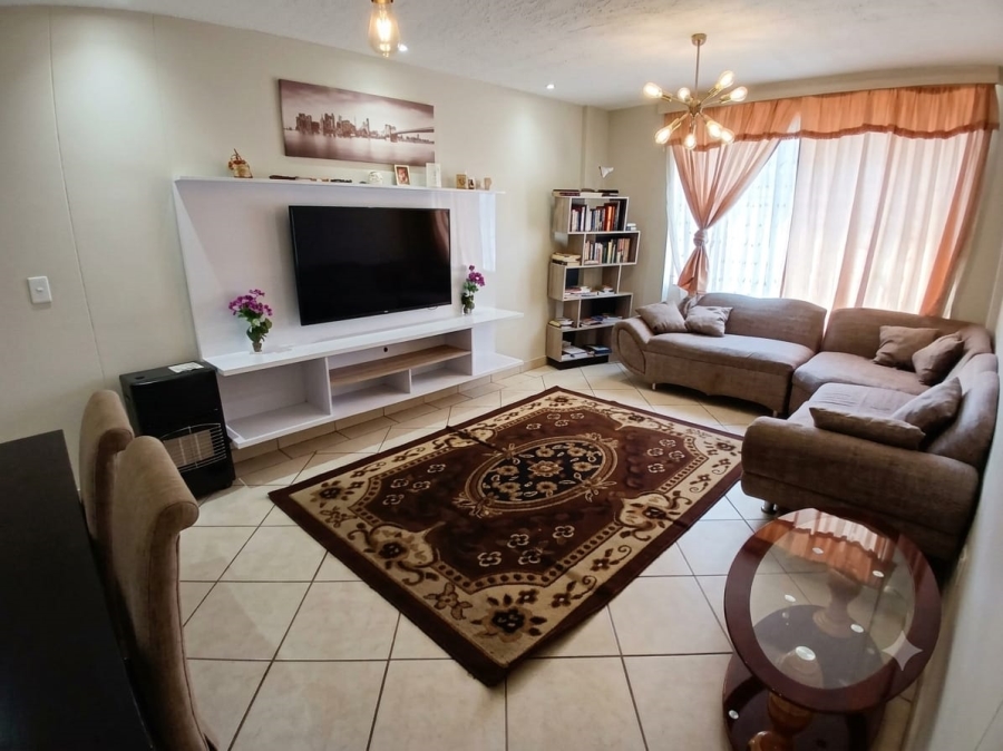 2 Bedroom Property for Sale in Edleen Gauteng