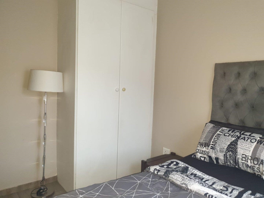 To Let 2 Bedroom Property for Rent in Little Falls Gauteng