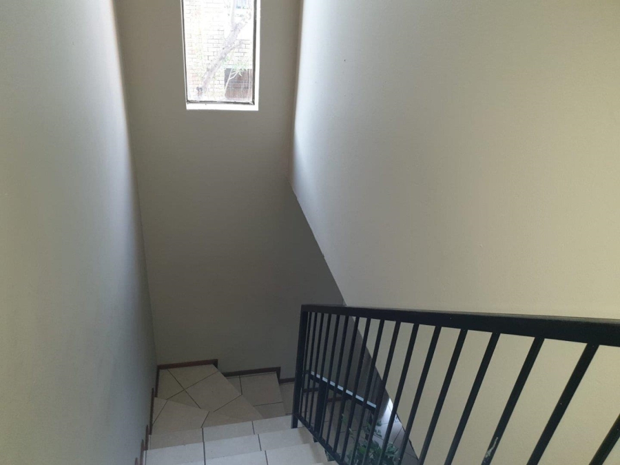 To Let 2 Bedroom Property for Rent in Little Falls Gauteng