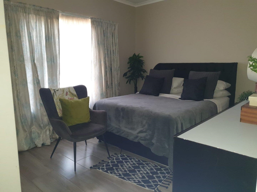 To Let 2 Bedroom Property for Rent in Little Falls Gauteng