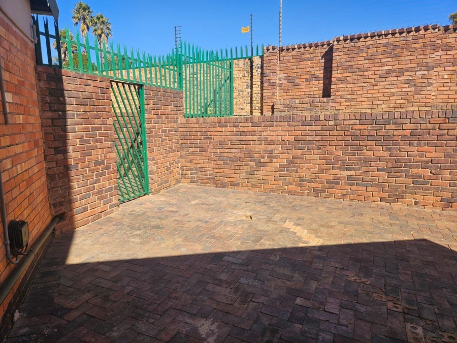 To Let 3 Bedroom Property for Rent in Wentworth Park Gauteng