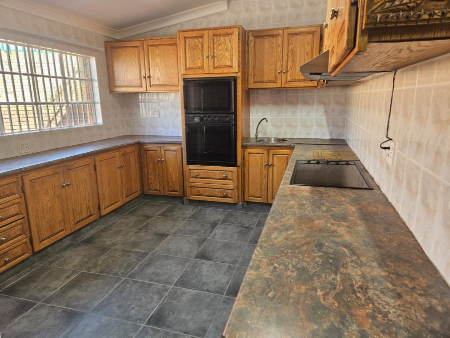 To Let 3 Bedroom Property for Rent in Wentworth Park Gauteng
