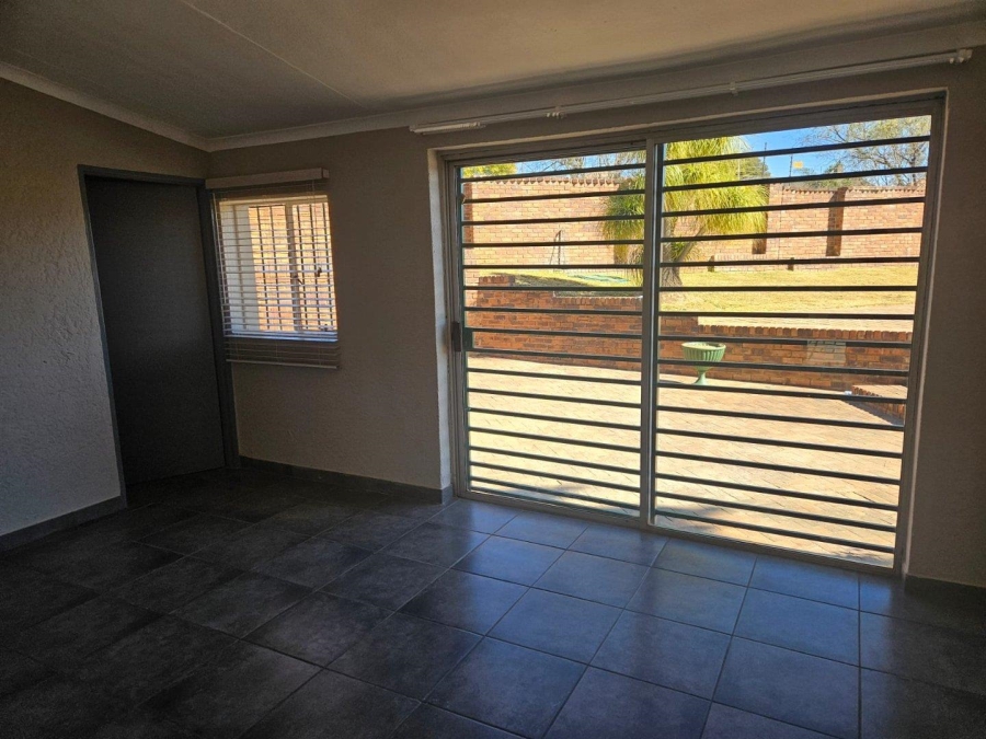 To Let 3 Bedroom Property for Rent in Wentworth Park Gauteng