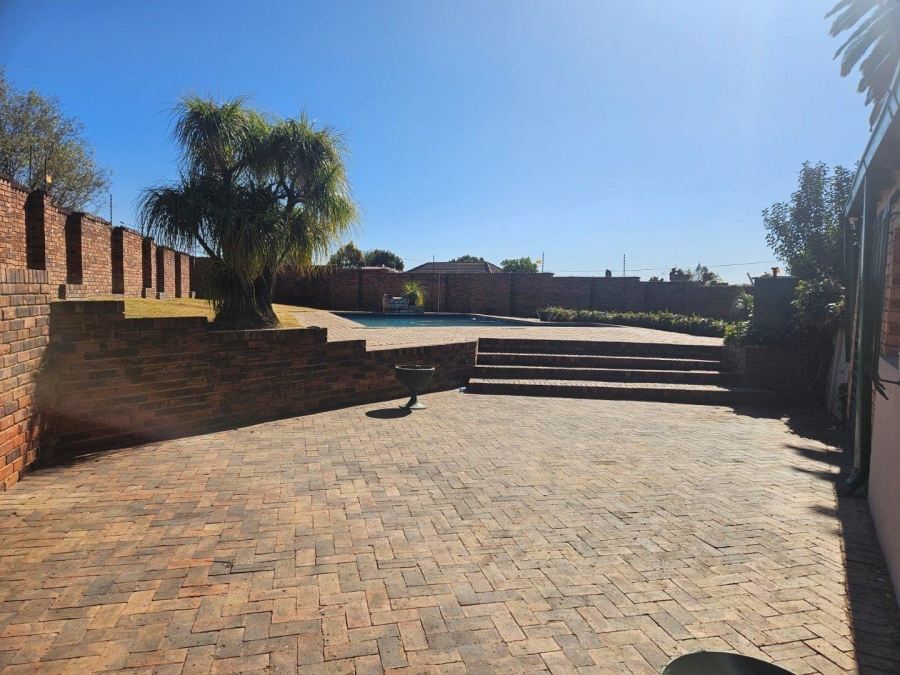 To Let 3 Bedroom Property for Rent in Wentworth Park Gauteng