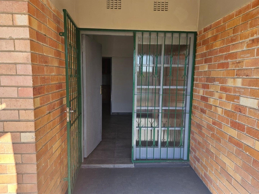 To Let 3 Bedroom Property for Rent in Wentworth Park Gauteng