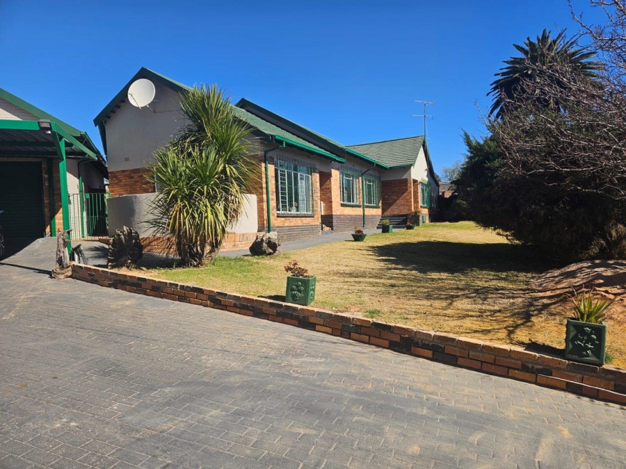 To Let 3 Bedroom Property for Rent in Wentworth Park Gauteng