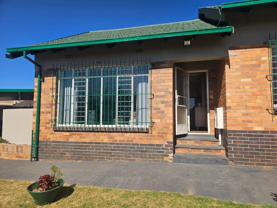 To Let 3 Bedroom Property for Rent in Wentworth Park Gauteng